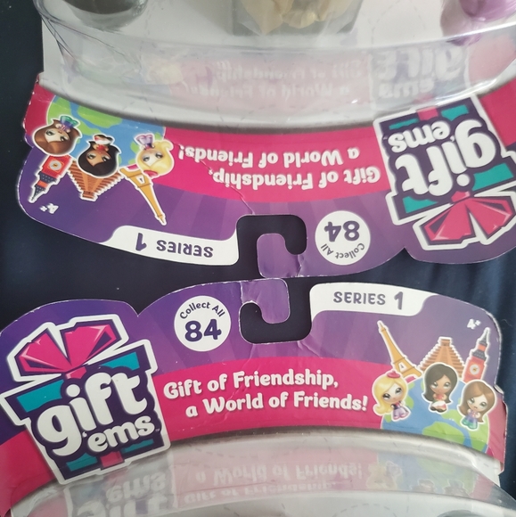 : Jakks Gift Ems 3 pks Dolls Figure Gift Boxes Lot Accessories Toy Lot - Picture 15 of 16